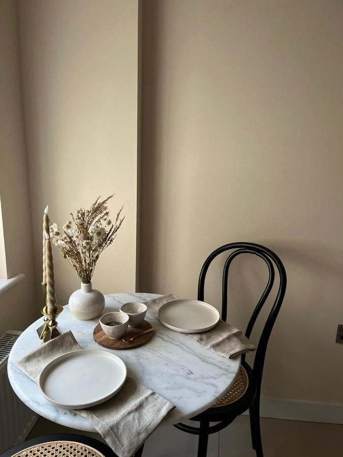 Elegant Apartment On Historic Cobbled High St Shrewsbury Town Centre Exteriér fotografie